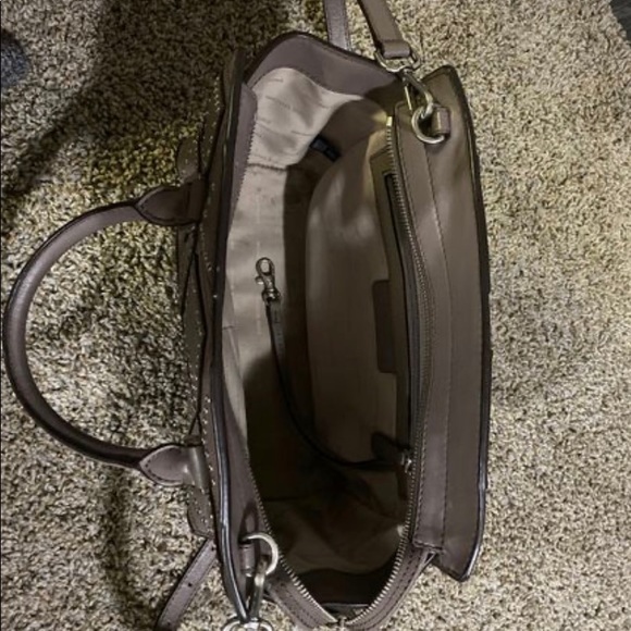 Michael Kors Diamond Grommet Selma Med Satchel - Picture 5 of 6